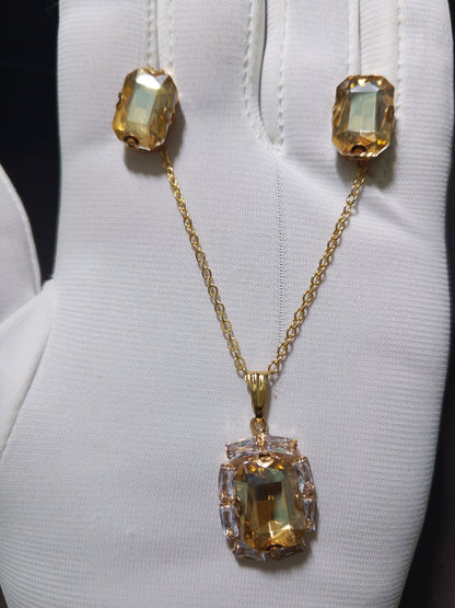 Aurora Pearl Pendant Set