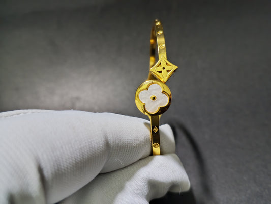 Clover Charm Gold  Bangle  Handcuff