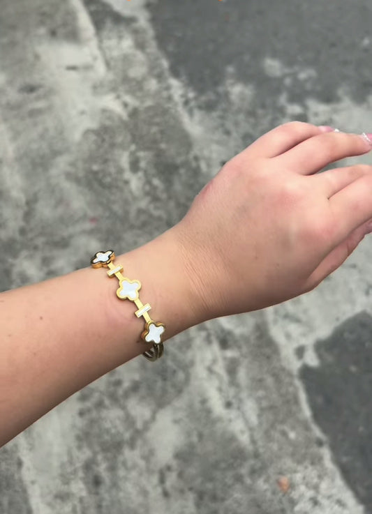 Clover White Bracelet/Kada